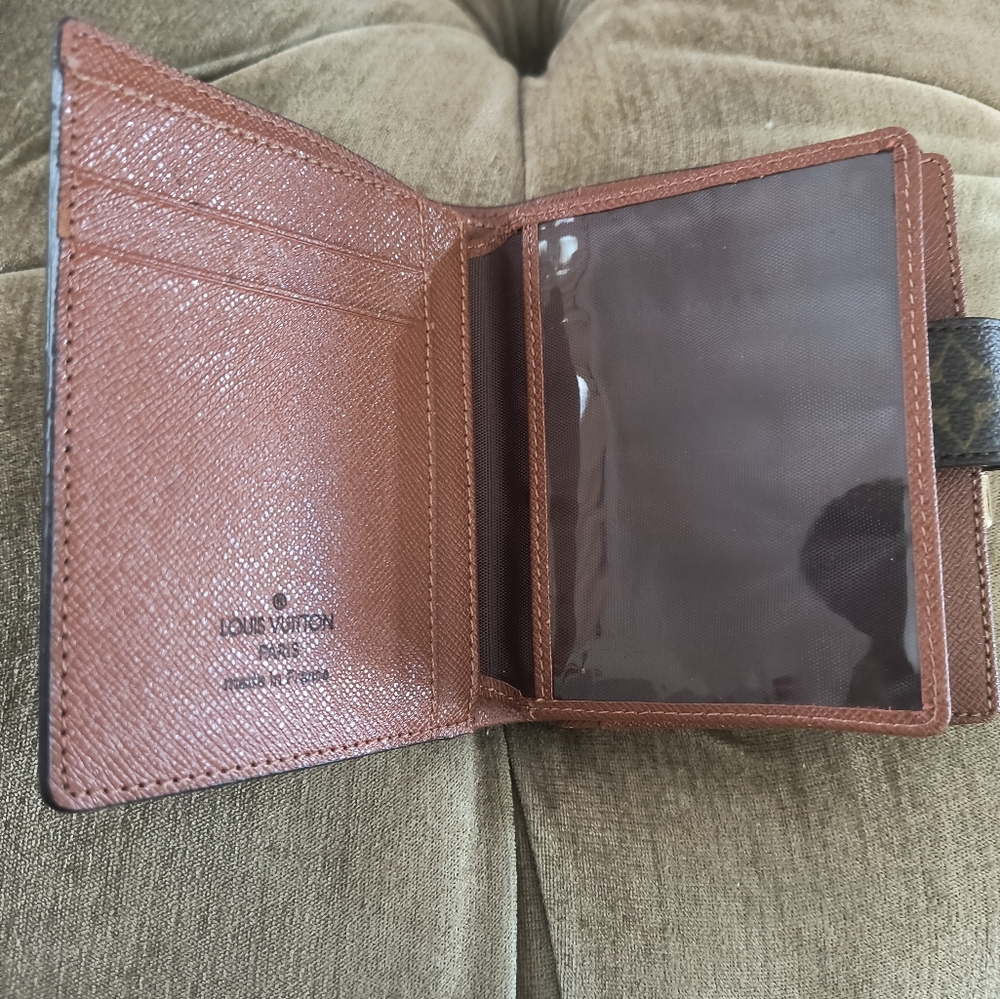 Louis Vuitton wallet - Picture 8 of 13
